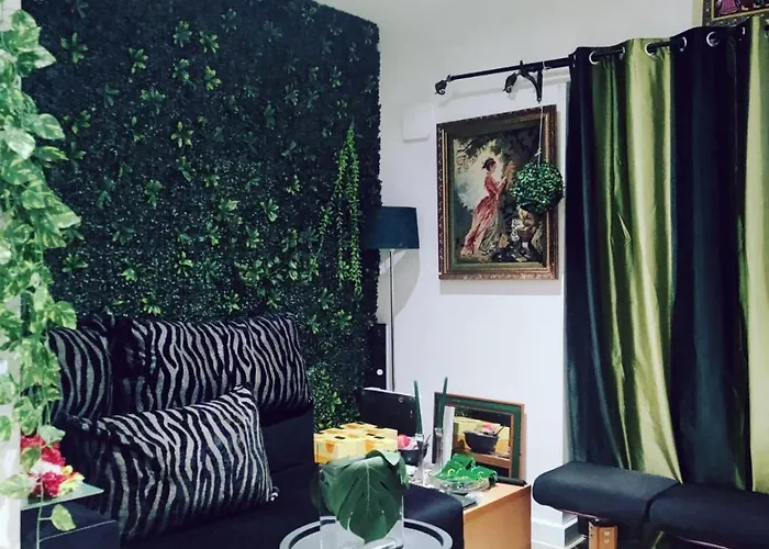 Uttsav Green - Affordable London Zone 3 - Accessible Public Transport