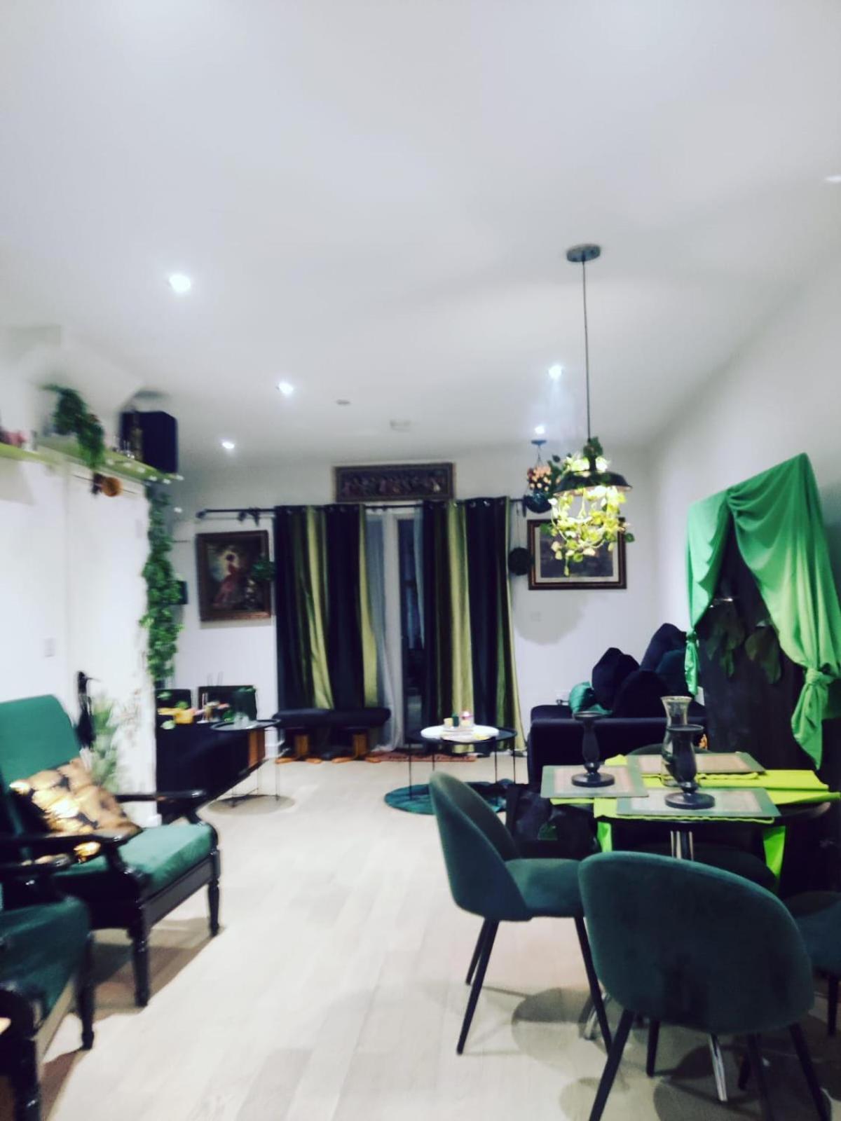 Uttsav Green - Affordable Zone 3 - Accessible Public Transport Alloggio in famiglia *